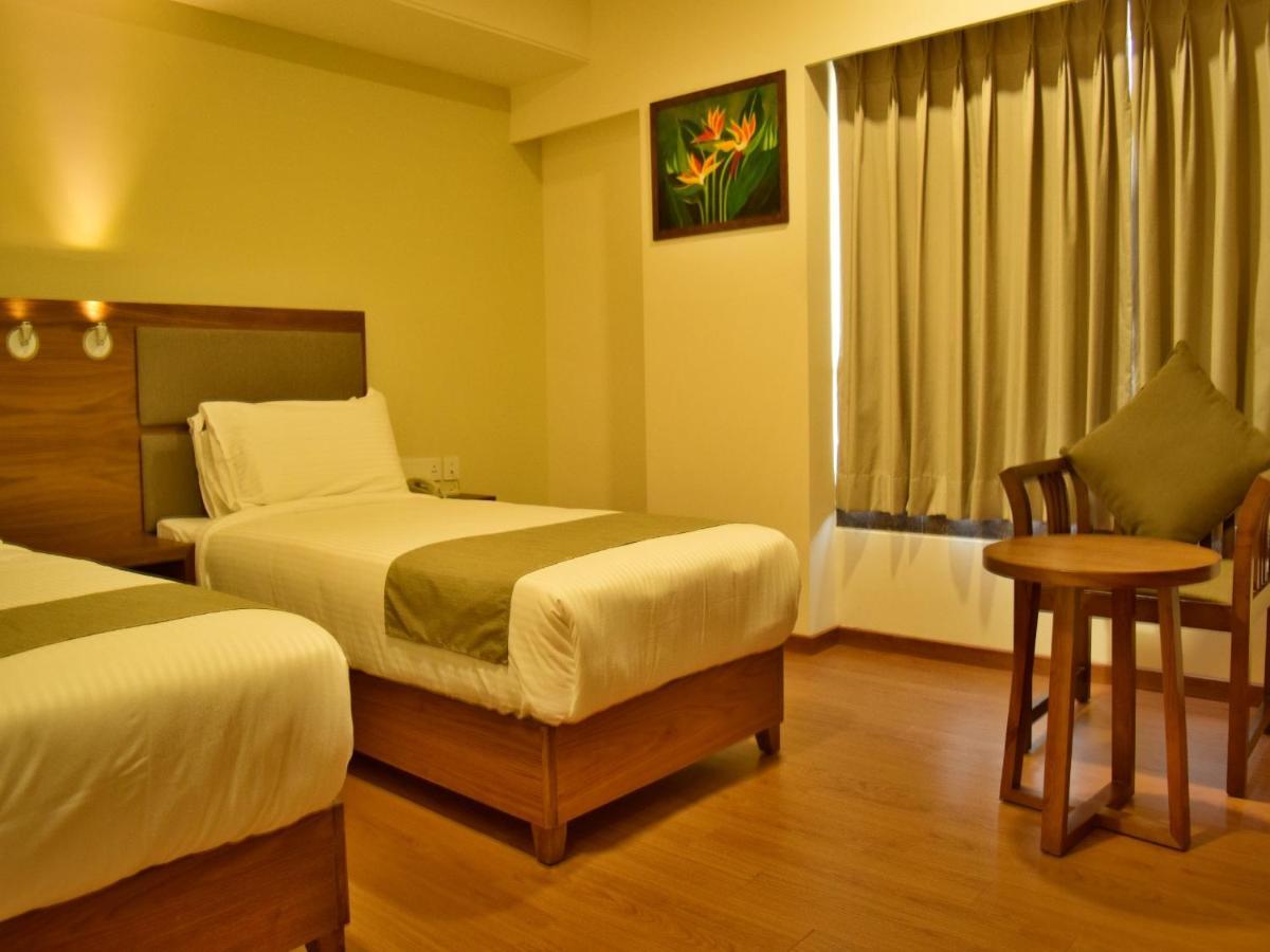 The Basil Park Hotel Bhávnagar Kültér fotó