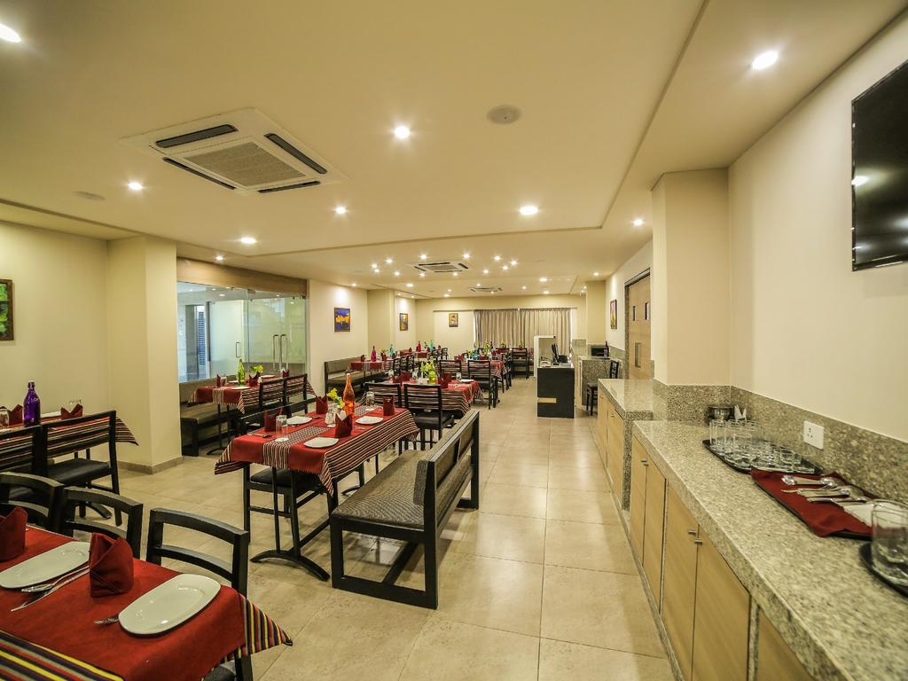 The Basil Park Hotel Bhávnagar Kültér fotó