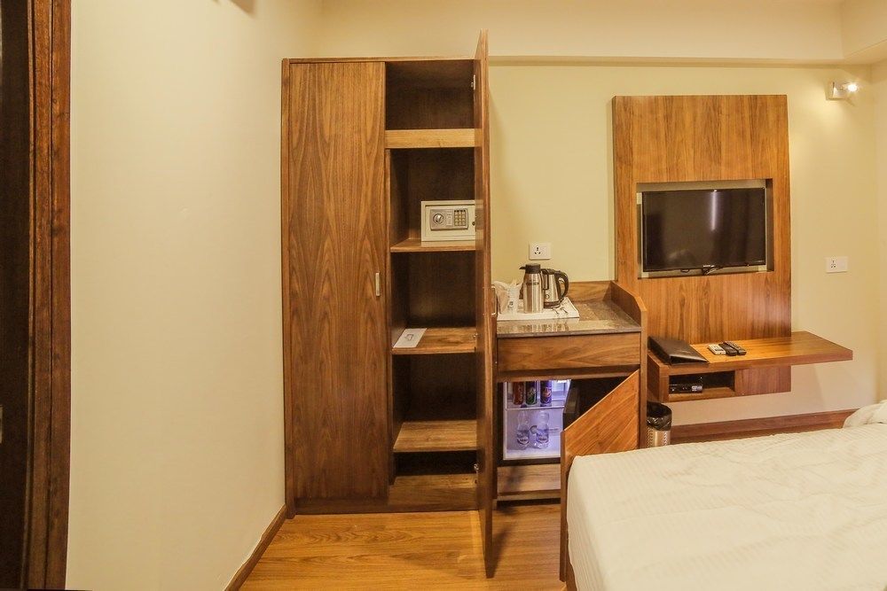 The Basil Park Hotel Bhávnagar Kültér fotó